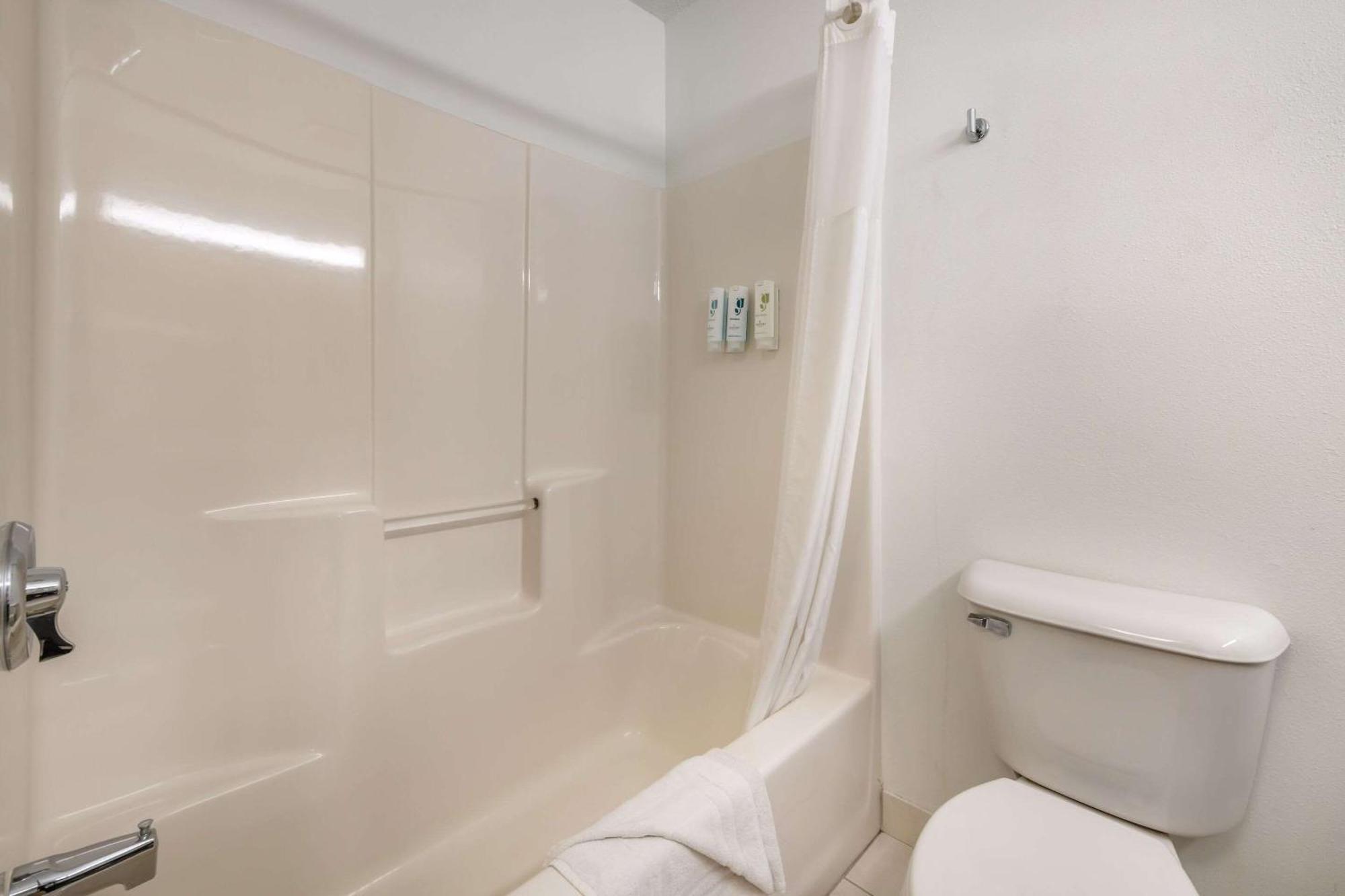 Country Inn & Suites By Radisson, Watertown, Sd Ngoại thất bức ảnh